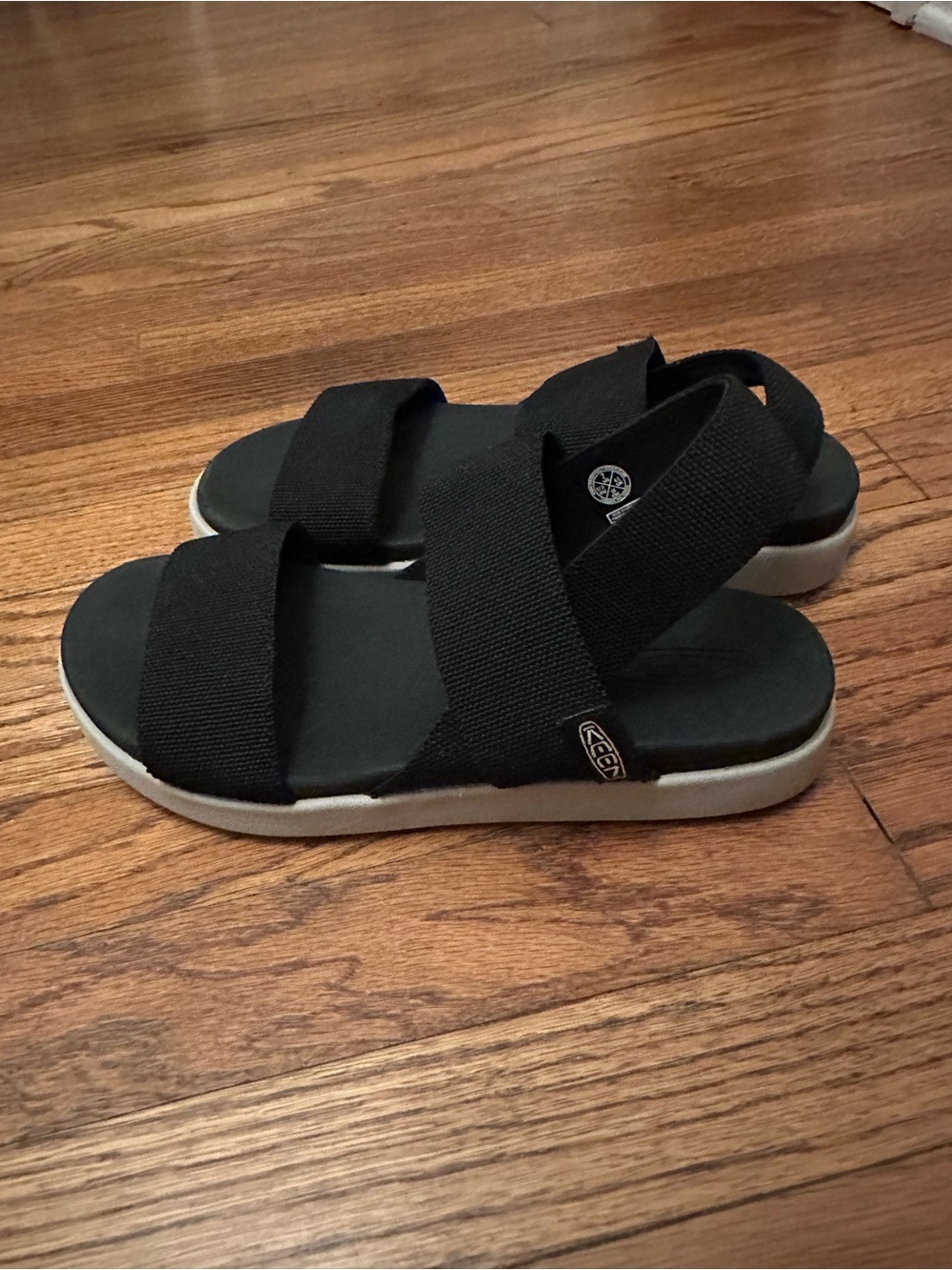 Like-New KEEN Strappy Black Sandals - Women’s 6.5 (US)